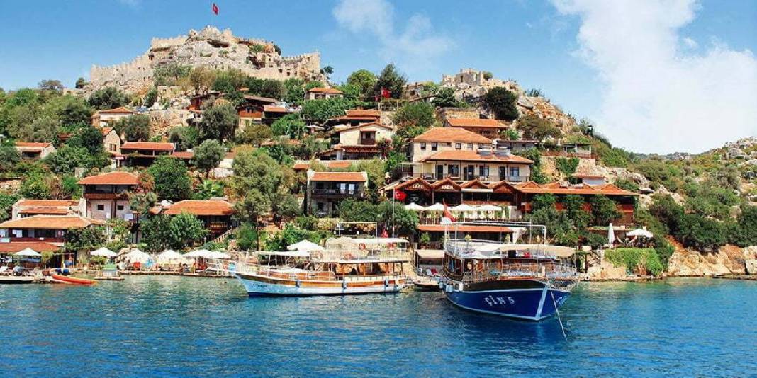 Denizden ulaşım sağlanıyor, Bali’yi aratmıyor! ‘Batık şehri’ ile zamana direnen cennet: Tatilciler akın ediyor 1